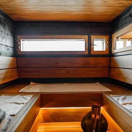 Villa Northern Lights River Nest