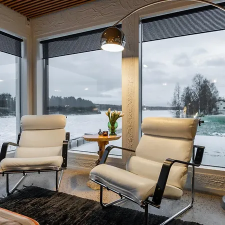 Northern Lights River Nest Villa