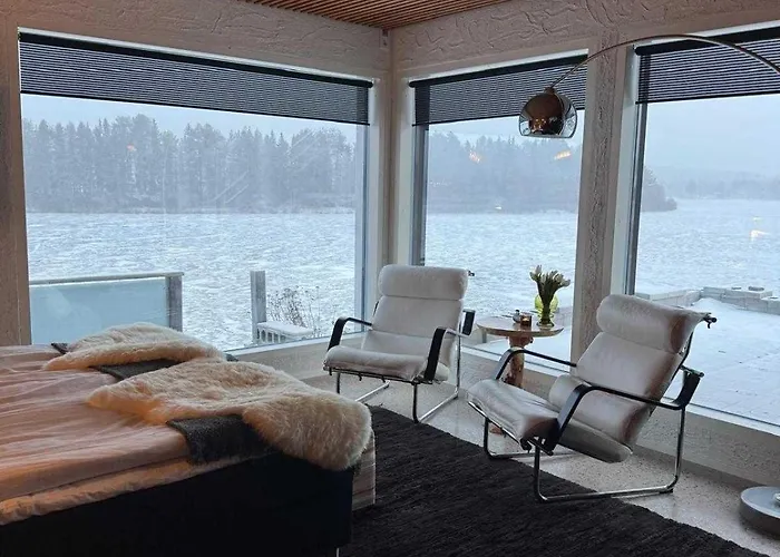 Northern Lights River Nest Willa