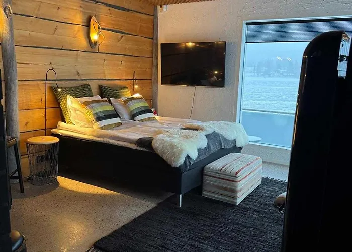 Northern Lights River Nest * Rovaniemi