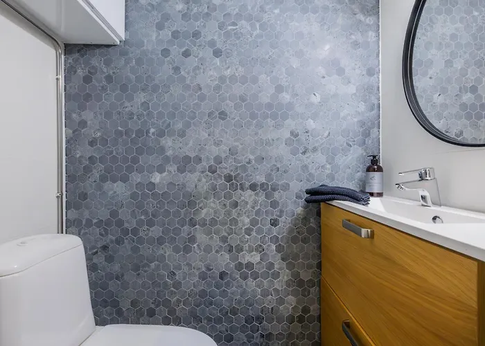 Willa Northern Lights River Nest