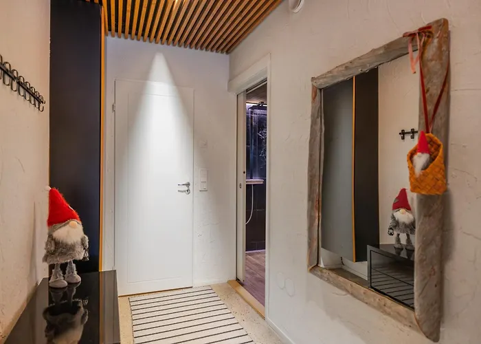 Willa Northern Lights River Nest *