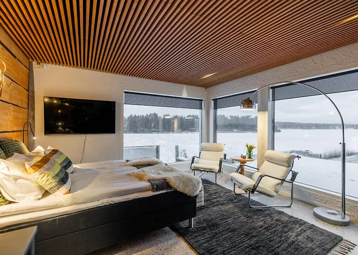 Northern Lights River Nest