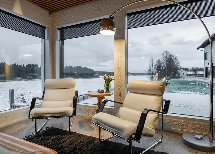 Northern Lights River Nest Villa